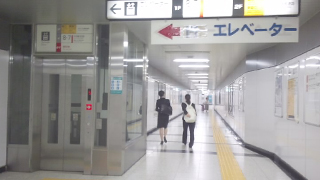 JR新宿駅 地下コンコース