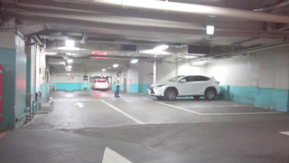 中野ブロードウェイ地下駐車場