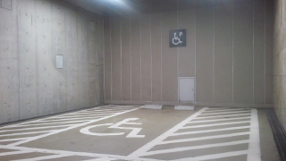 赤坂サカス駐車場