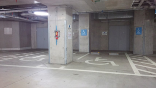大田区総合体育館 車椅子駐車場