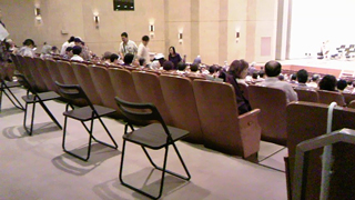 新宿文化センター 大ホール後方車椅子席