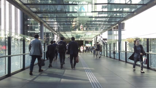 グランフロント大阪 大阪駅連絡通路