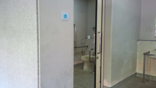 わかさスタジアム京都 車椅子トイレ