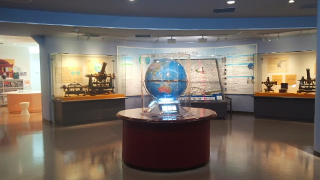 明石市立天文科学館 展示室