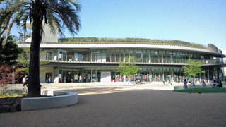 宝塚市立文化芸術センター 外観