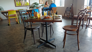 ���ե� �쥹�ȥ�� �С� ���󥶥ҥ�