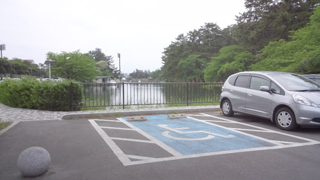 敷島公園 駐車場